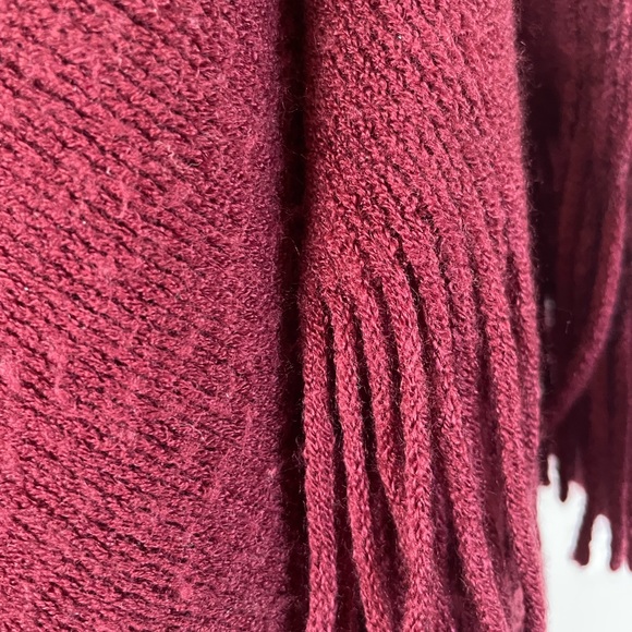Super Soft Fringed Poncho - Picture 3 of 6